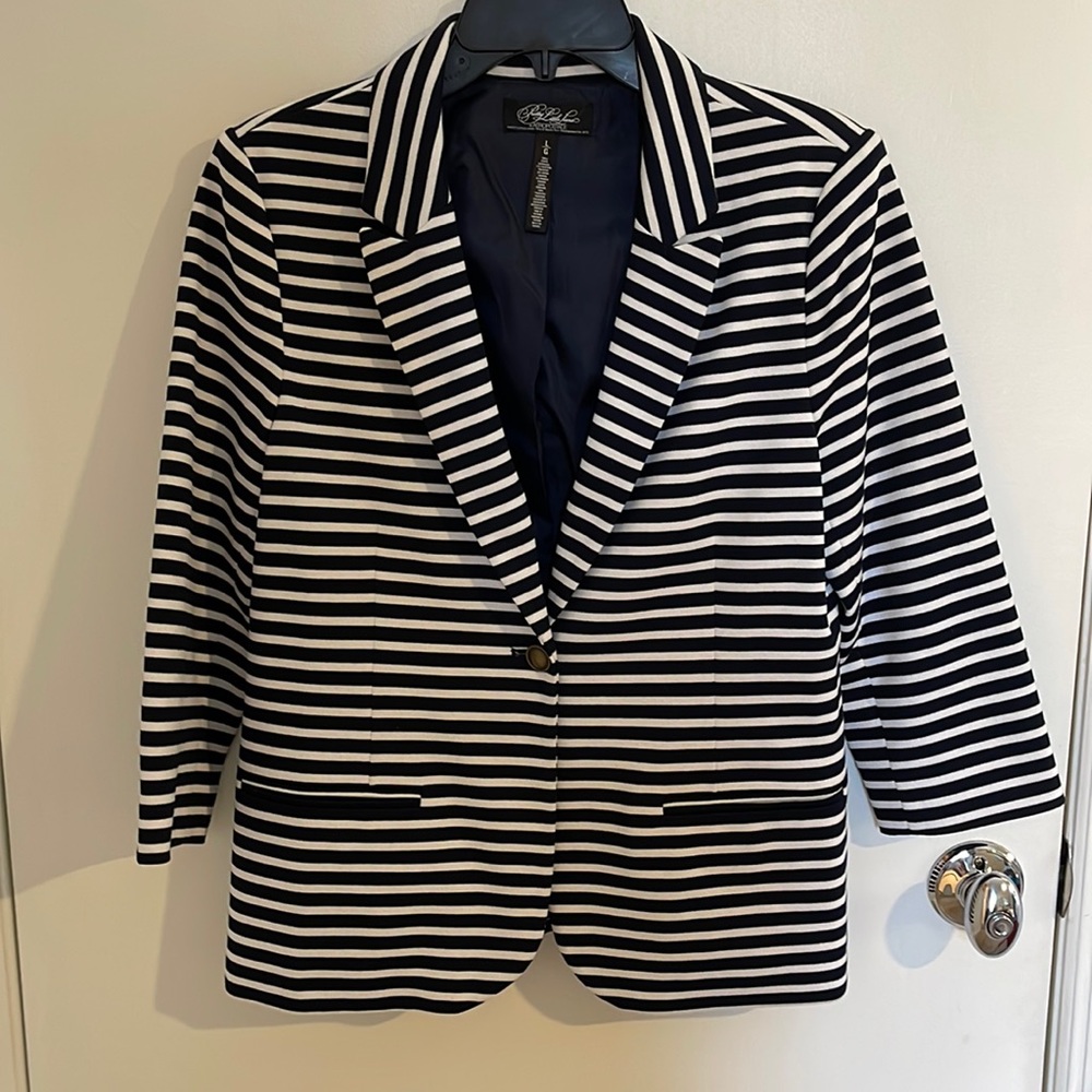 L navy & white stripe jacket. 3/4 sleeve. Aeropostale